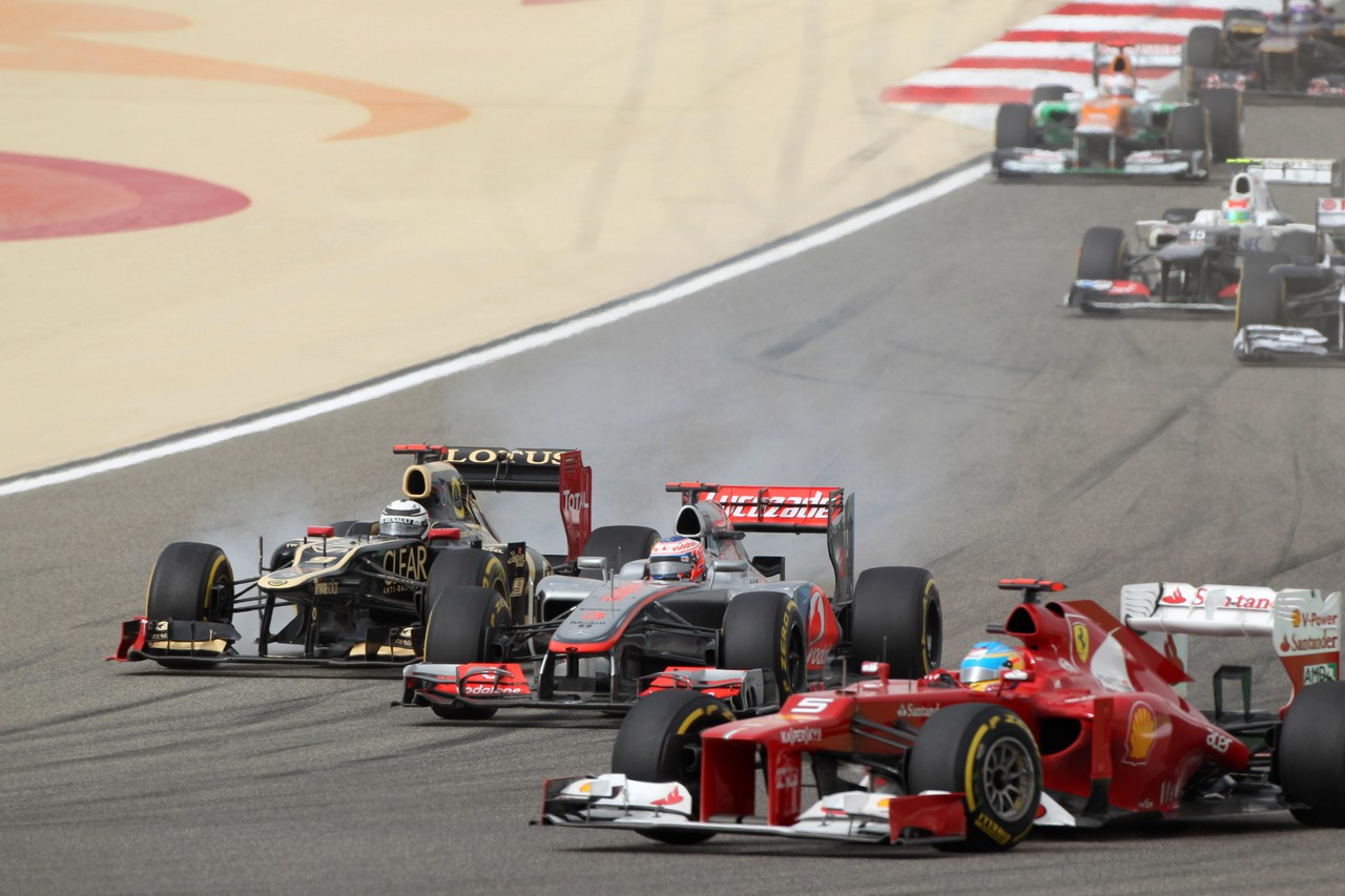 22.04.2012- Race, Kimi Raikkonen (FIN) Lotus F1 Team E20, Jenson Button (GBR) McLaren Mercedes MP4-27 and Fernando Alonso (ESP) Scuderia Ferrari F2012 