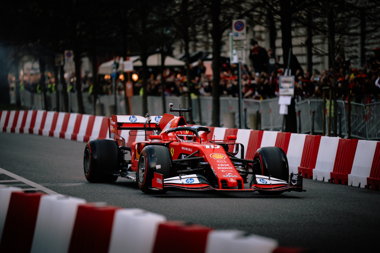 FERRARI SHOW MILANO 2025