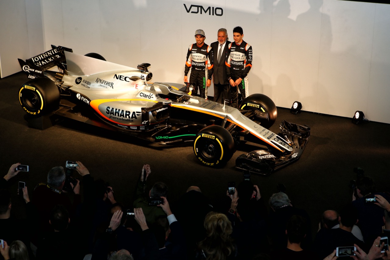 (L to R): Sergio Perez (MEX) Sahara Force India F1; Dr. Vijay Mallya (IND) Sahara Force India F1 Team Owner; Esteban Ocon (FRA) Sahara Force India F1 Team, with the Sahara Force India F1 VJM10.
22.02.2017.