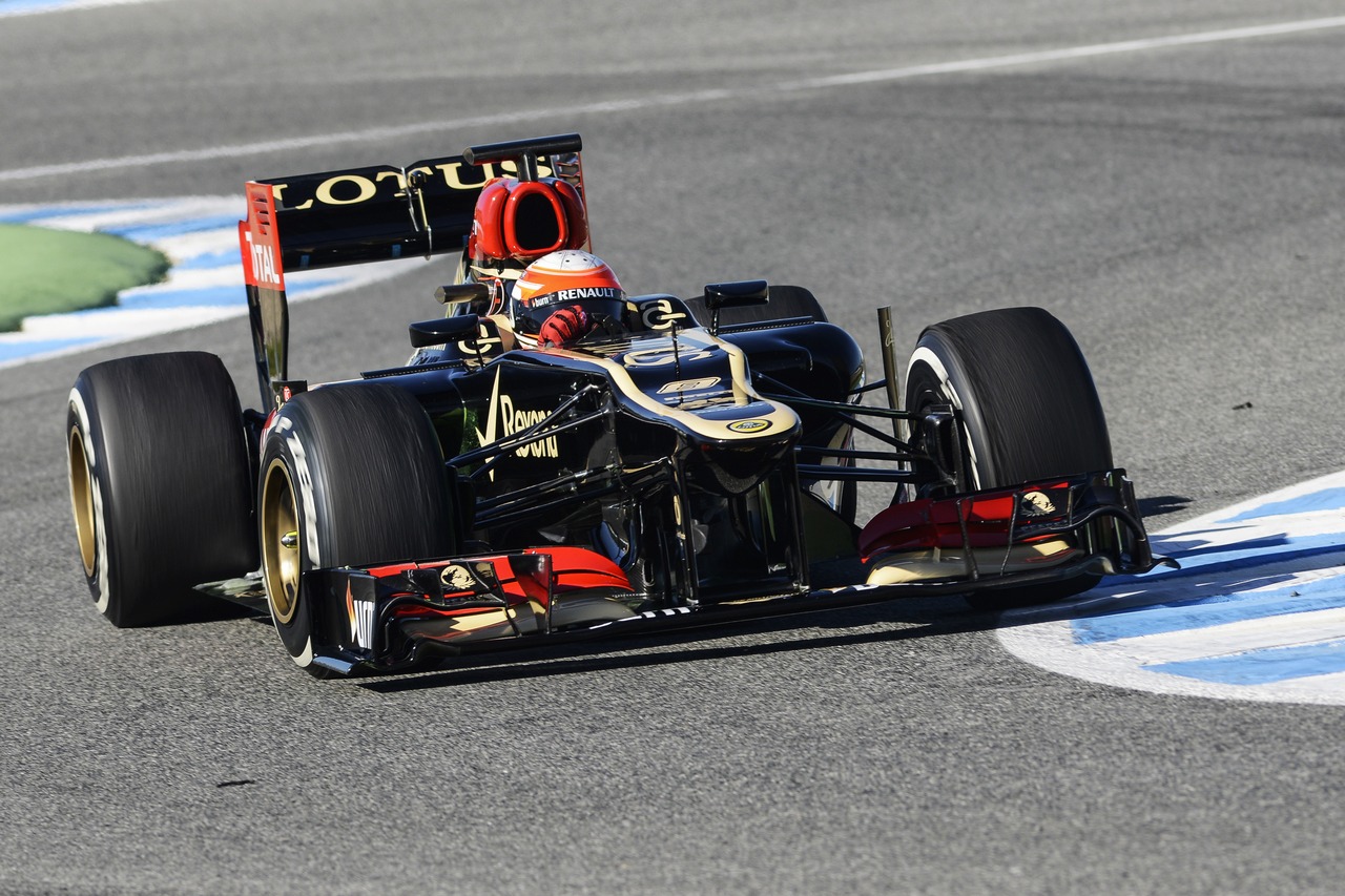 Romain Grosjean (FRA) Lotus F1 E21.
