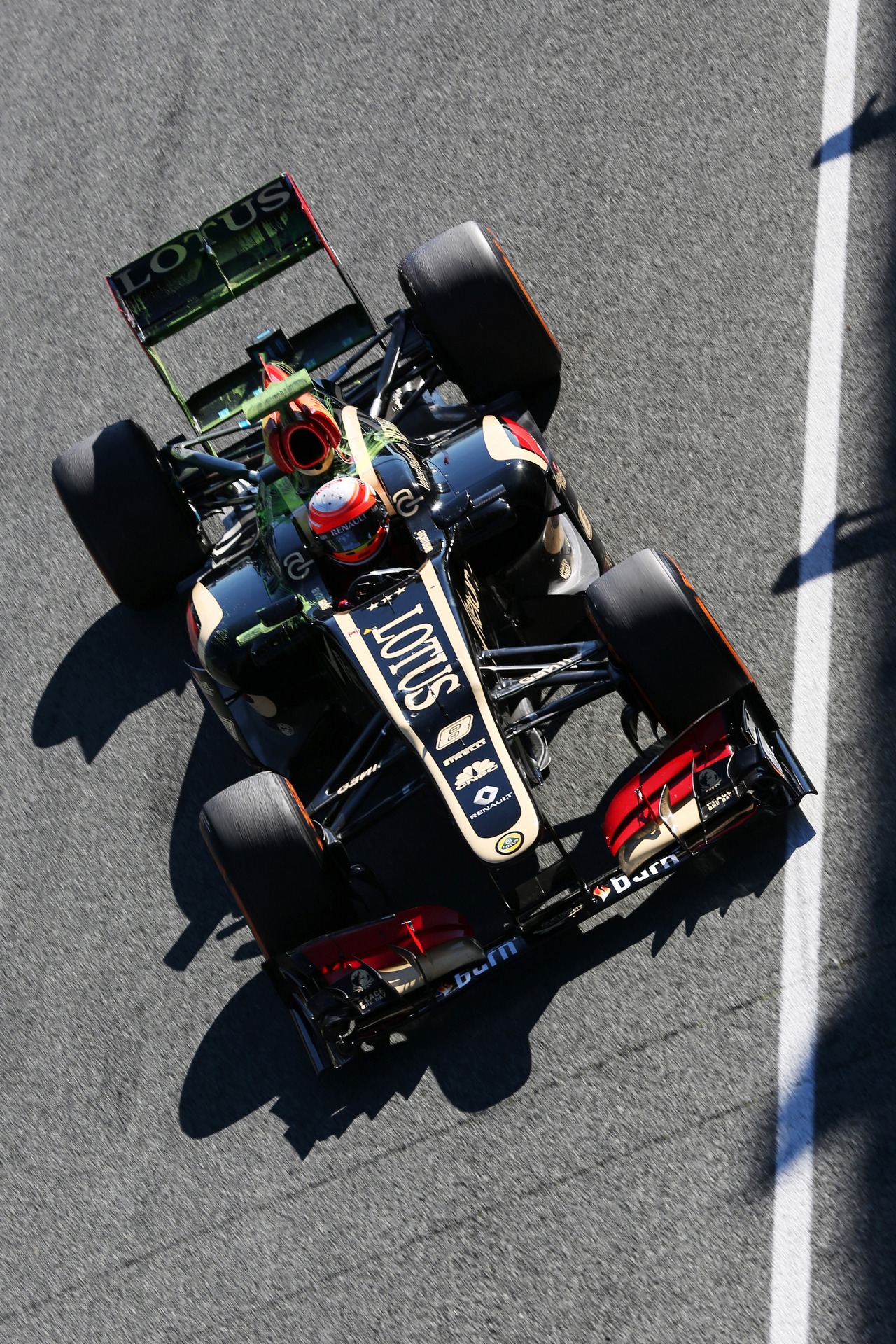 Romain Grosjean (FRA) Lotus F1 E21.

