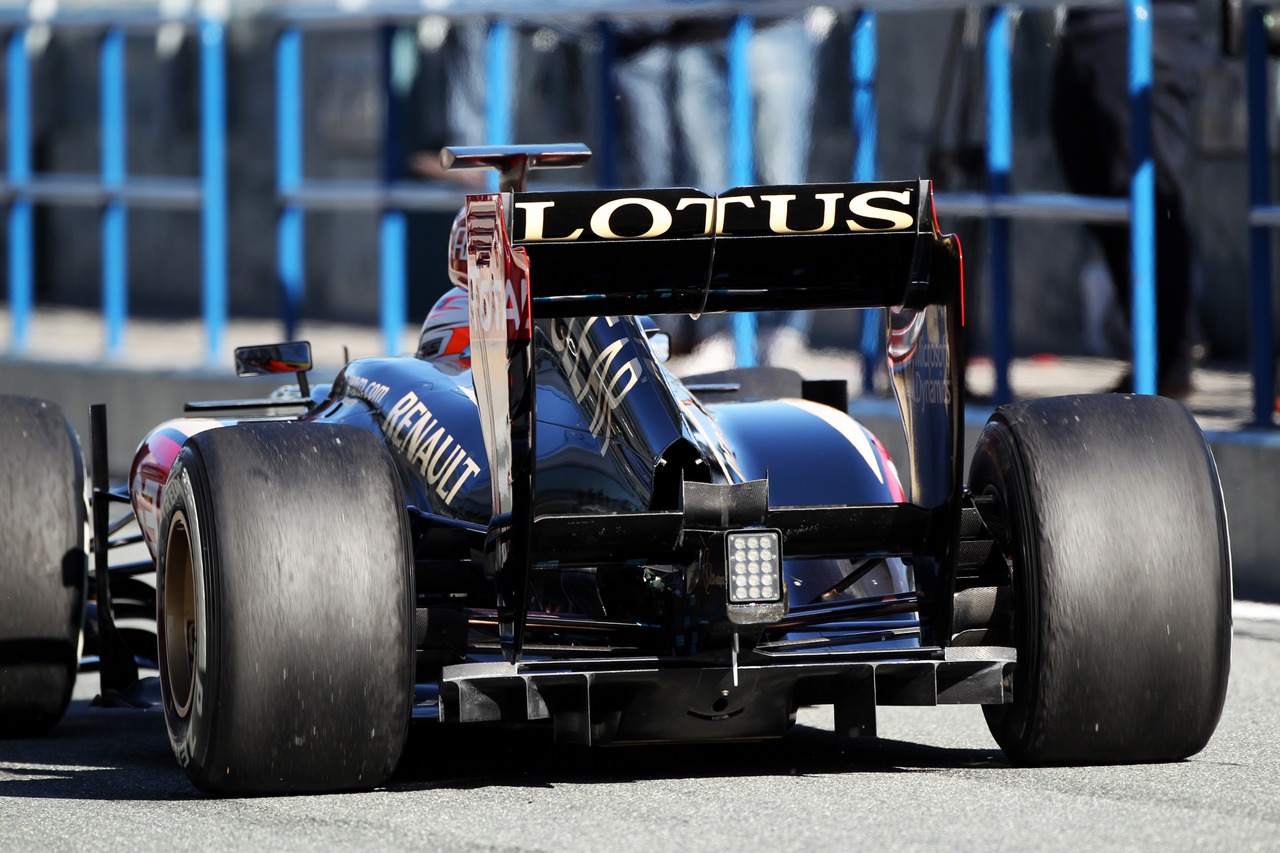 Romain Grosjean (FRA) Lotus F1 E21 rear diffuser.
