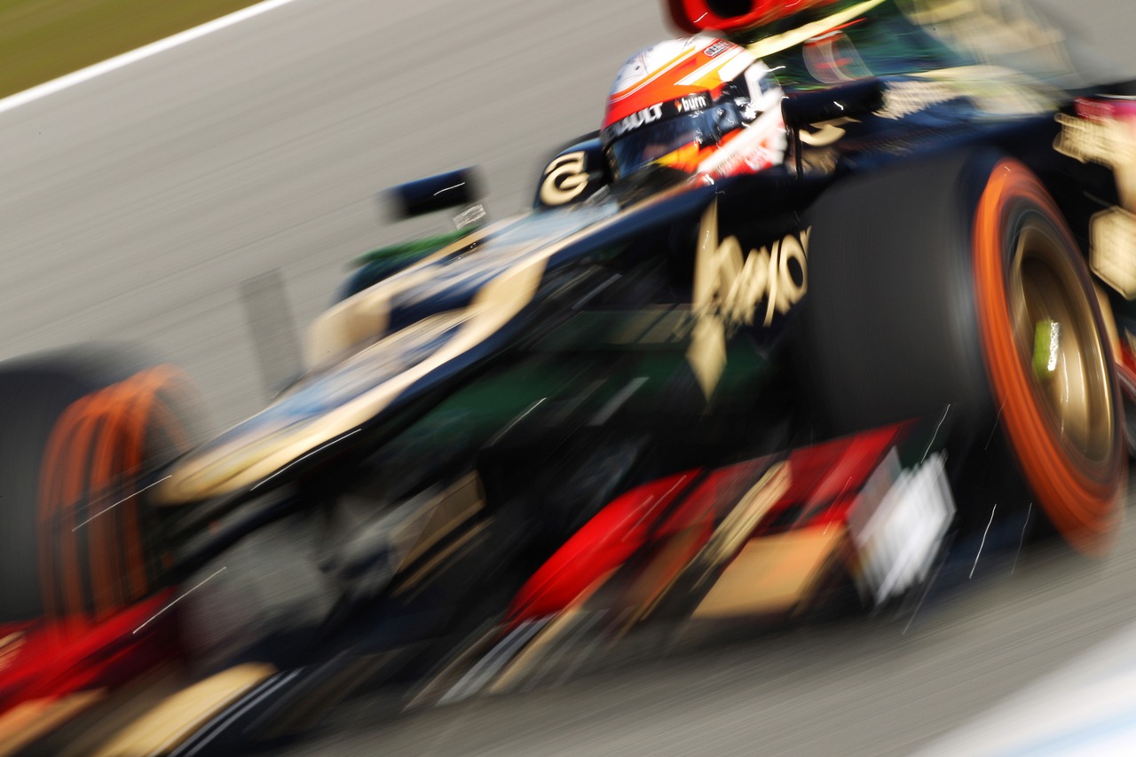 Romain Grosjean (FRA) Lotus F1 E21.
