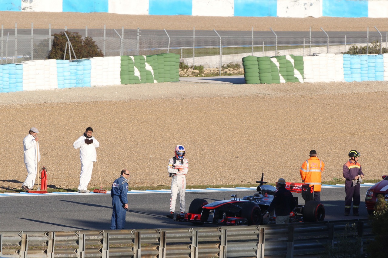 Jenson Button (GBR) McLaren MP4-28 stops on the circuit.
