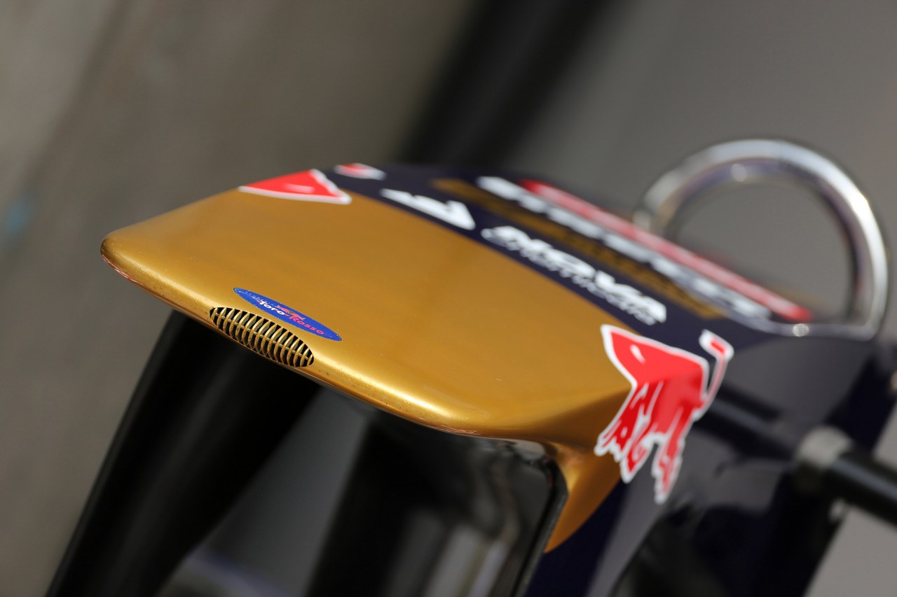 11.04.2013- Scuderia Toro Rosso STR8 