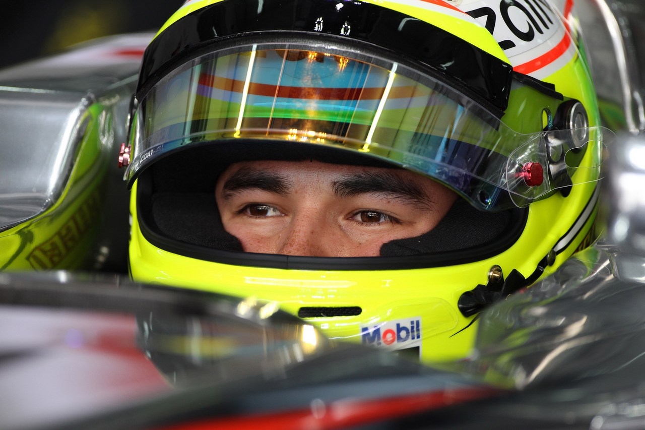 19.04.2013- Free Practice 1, Sergio Perez (MEX) McLaren MP4-28 