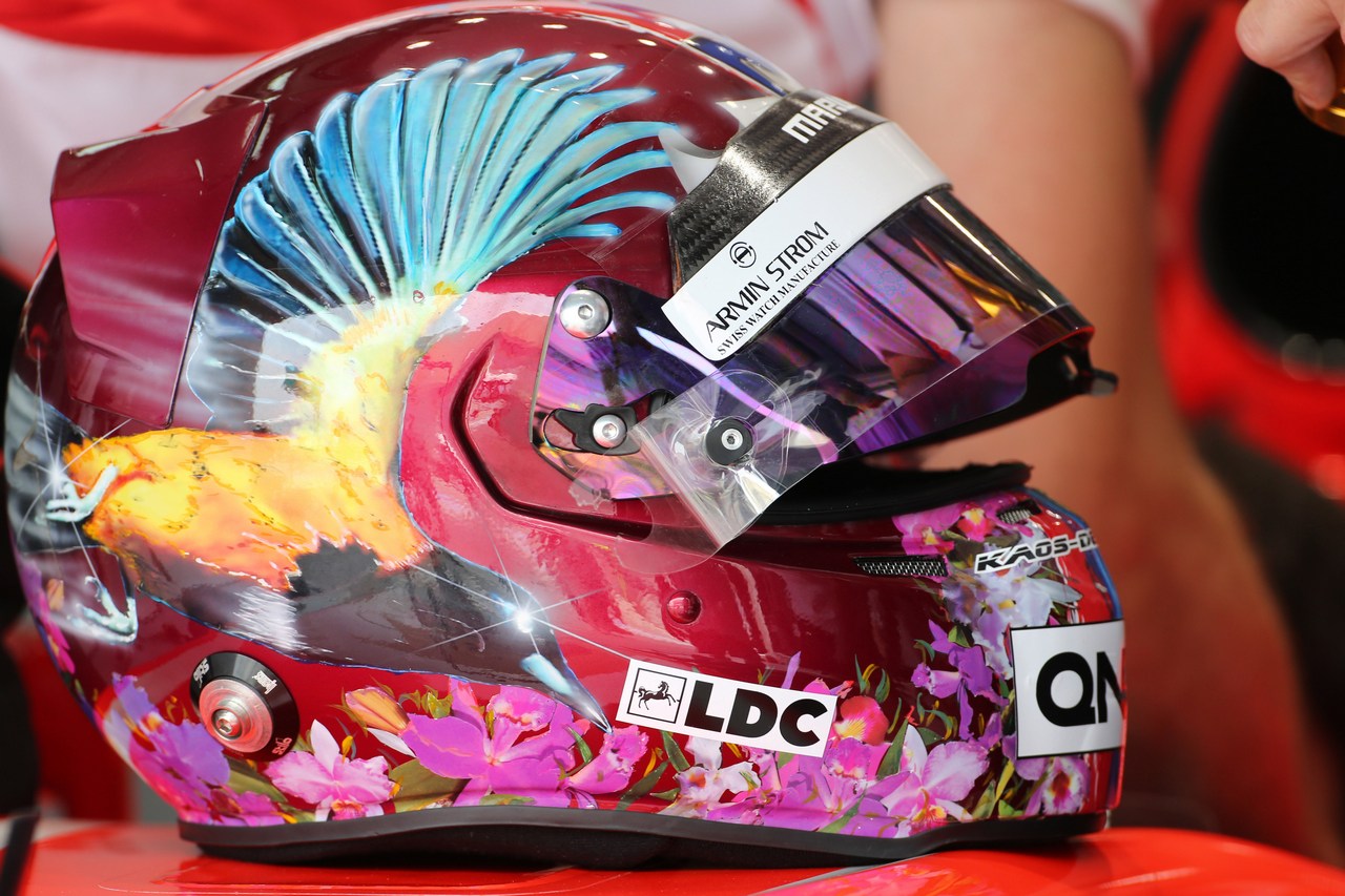 19.04.2013- Free Practice 1, The helmet of Rodolfo Gonzalez (VEN) Test Driver Marussia F1 Team MR02 