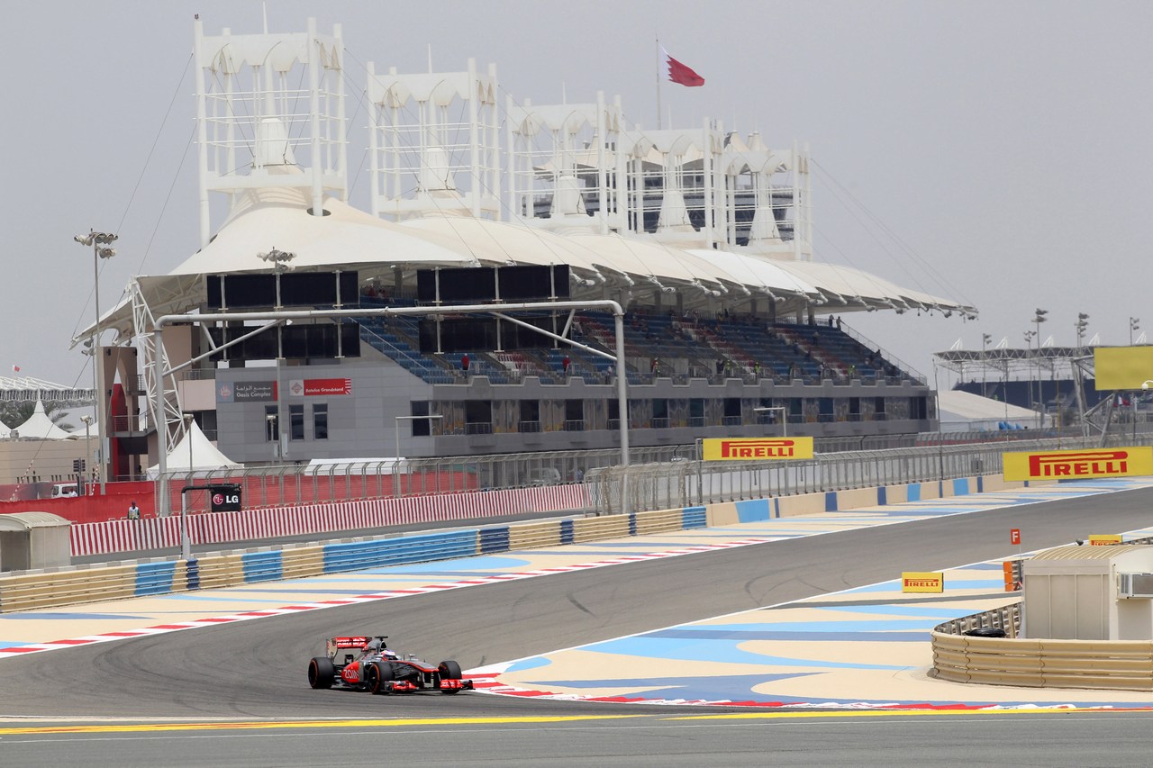 19.04.2013- Free Practice 1, Jenson Button (GBR) McLaren Mercedes MP4-28 