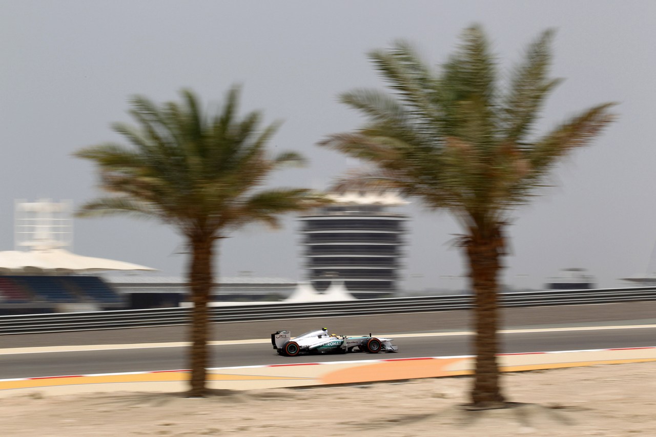 19.04.2013- Free Practice 1, Lewis Hamilton (GBR) Mercedes AMG F1 W04 