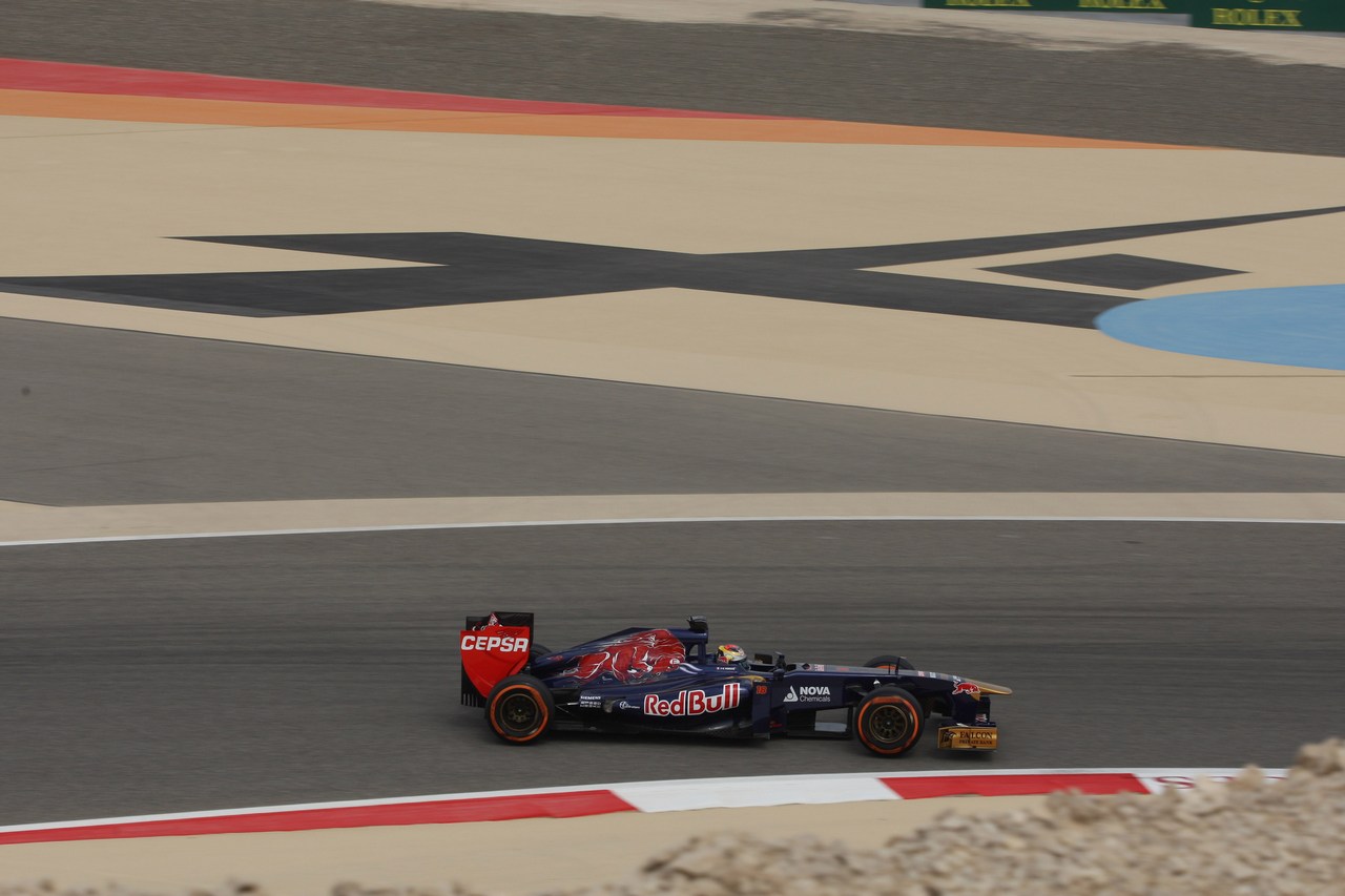 19.04.2013- Free Practice 2, Jean-Eric Vergne (FRA) Scuderia Toro Rosso STR8 