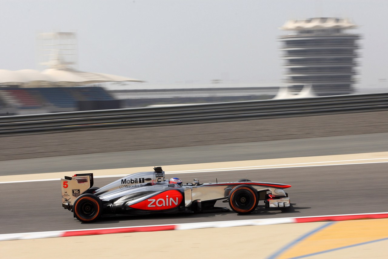 19.04.2013- Free Practice 2, Jenson Button (GBR) McLaren Mercedes MP4-28 