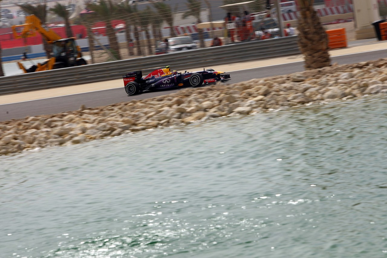 19.04.2013- Free Practice 2, Mark Webber (AUS) Red Bull Racing RB9 