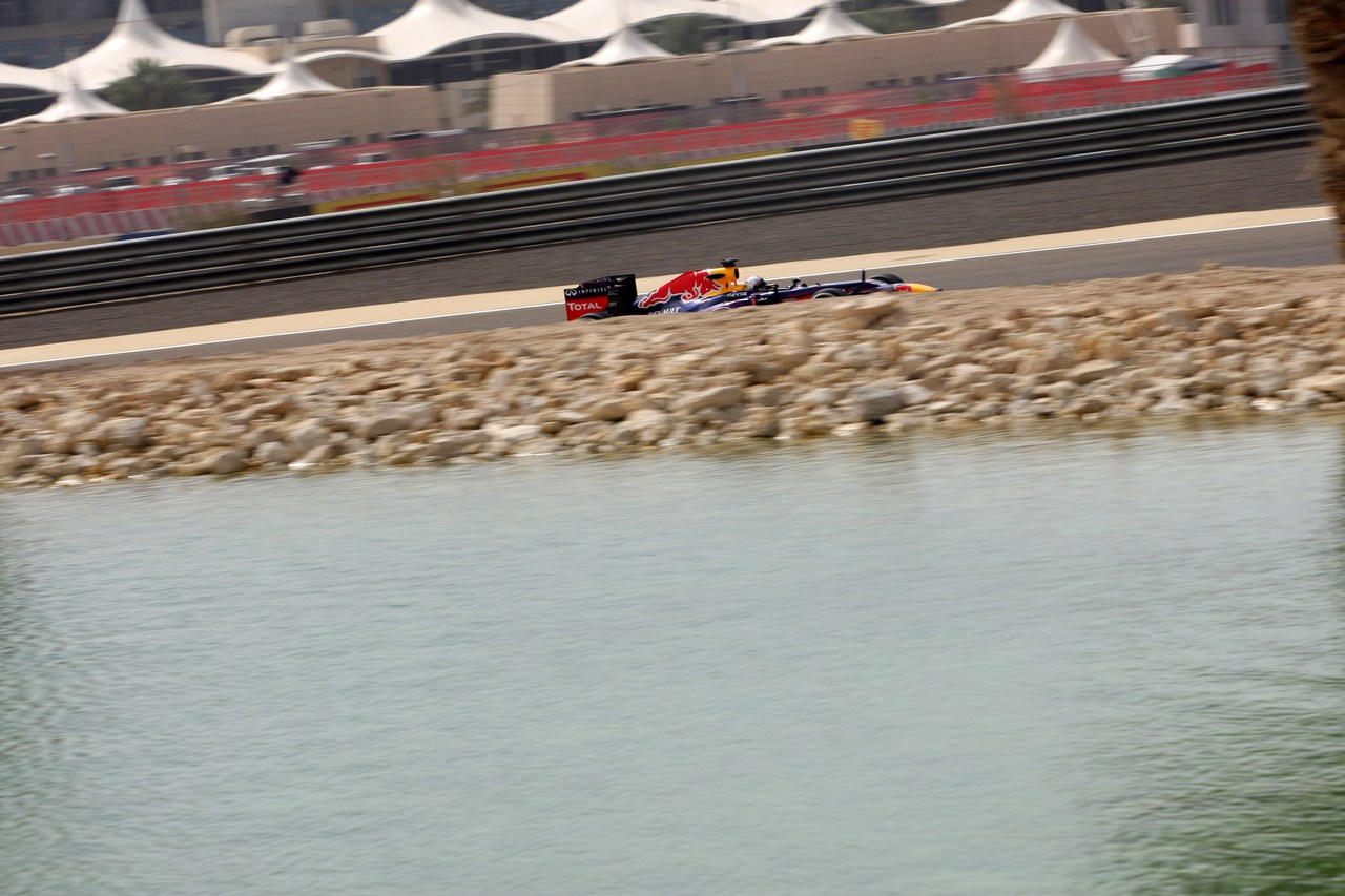 19.04.2013- Free Practice 2, Sebastian Vettel (GER) Red Bull Racing RB9 