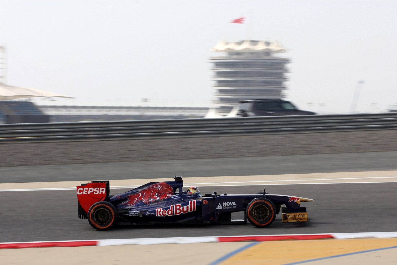 19.04.2013- Free Practice 2, Jean-Eric Vergne (FRA) Scuderia Toro Rosso STR8 