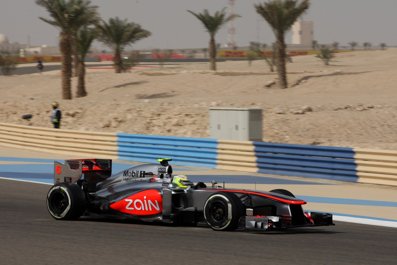 19.04.2013- Free Practice 2, Sergio Perez (MEX) McLaren MP4-28 