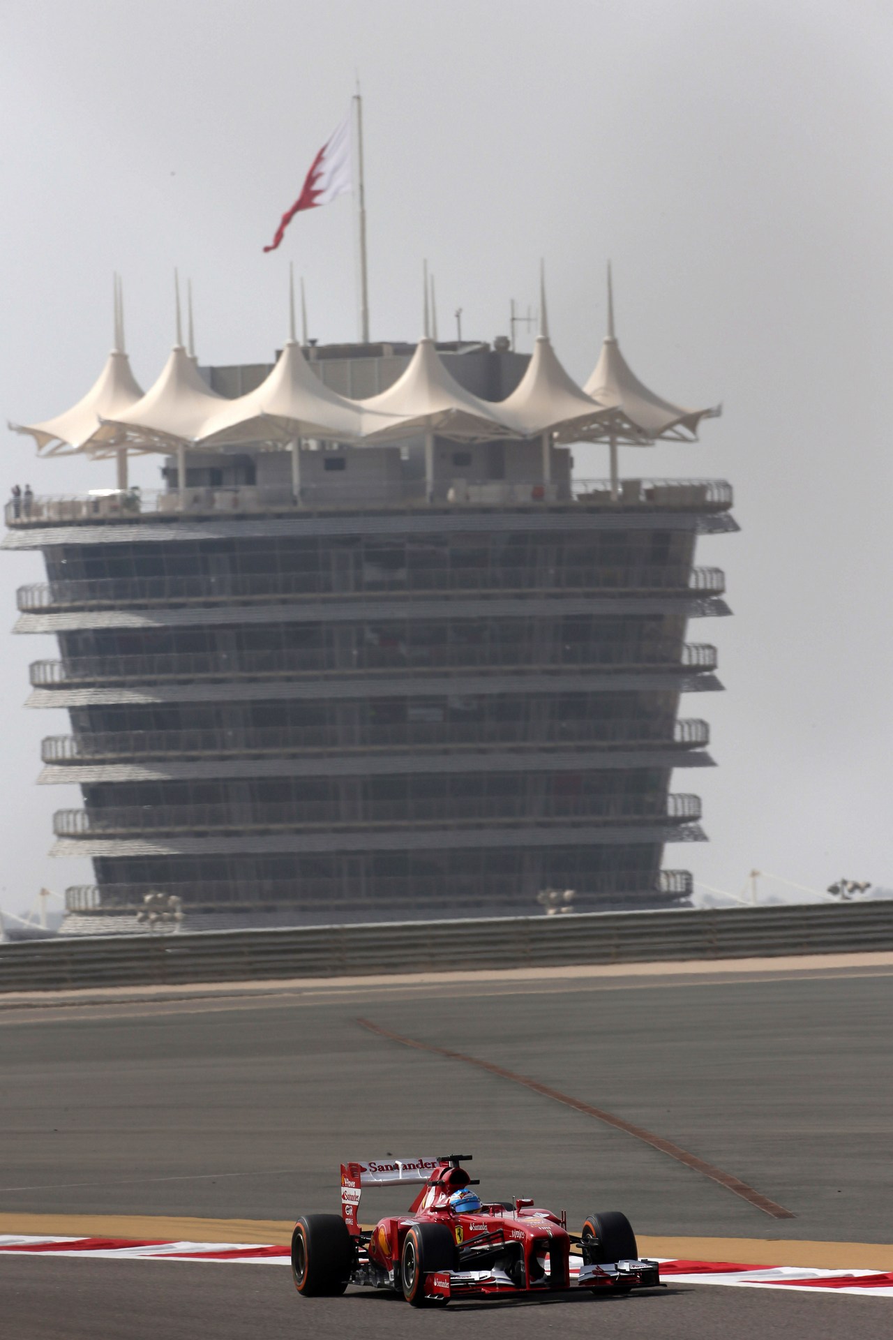 19.04.2013- Free Practice 2, Fernando Alonso (ESP) Scuderia Ferrari F138 