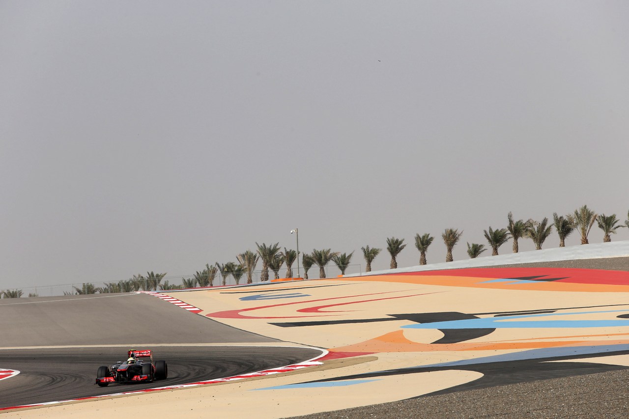 19.04.2013- Free Practice 2, Sergio Perez (MEX) McLaren MP4-28 