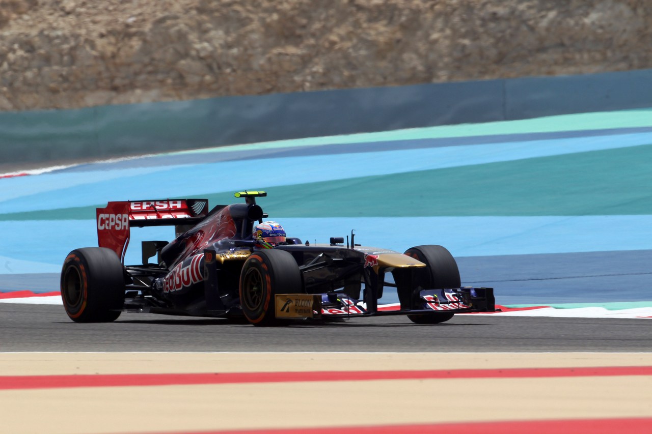 19.04.2013- Free Practice 1, Daniel Ricciardo (AUS) Scuderia Toro Rosso STR8 