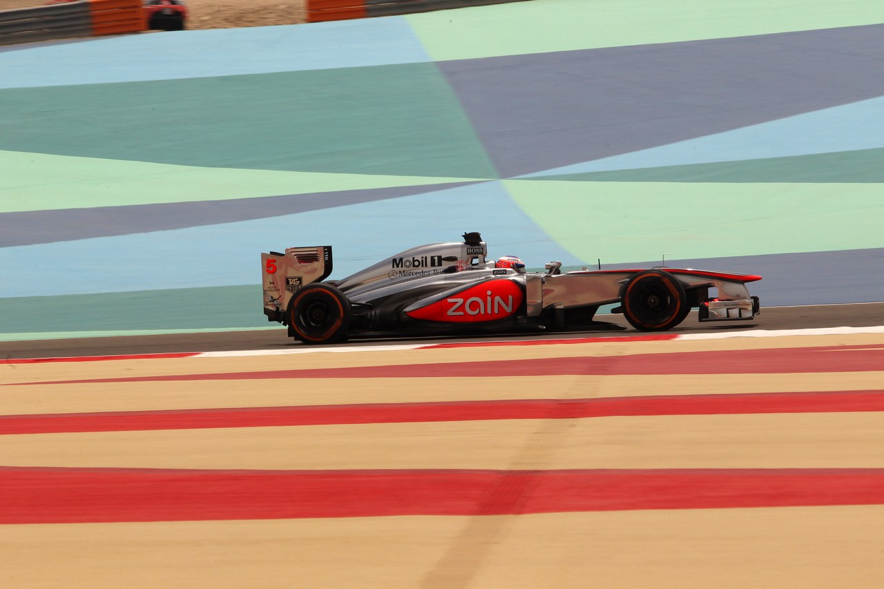 19.04.2013- Free Practice 1, Jenson Button (GBR) McLaren Mercedes MP4-28 