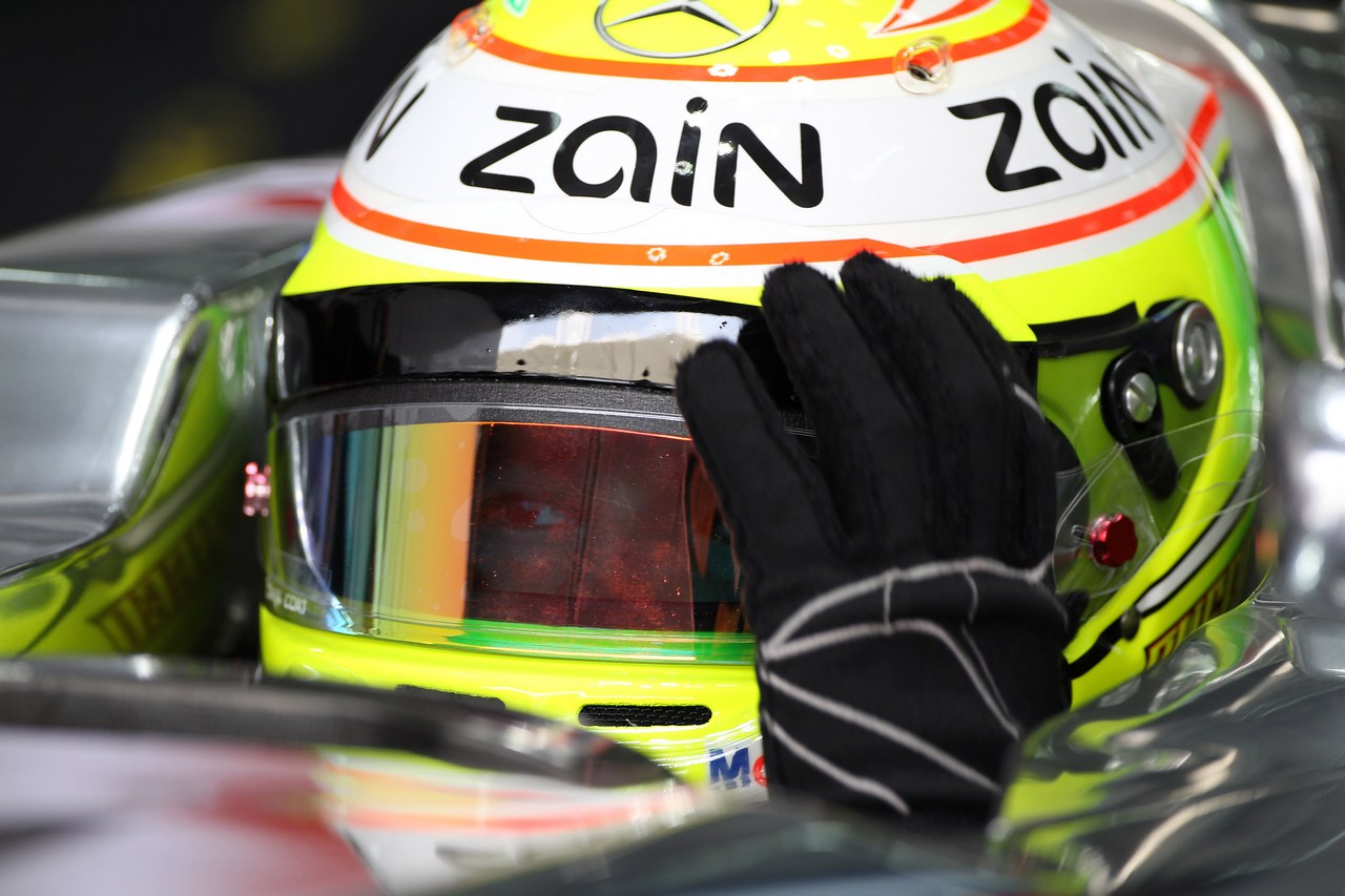 19.04.2013- Free Practice 1, Sergio Perez (MEX) McLaren MP4-28 