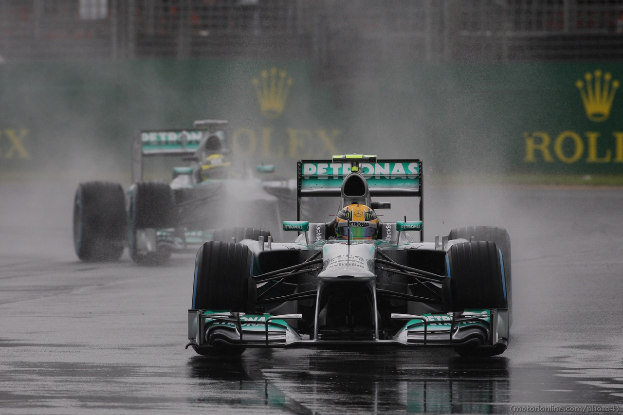 16.03.2013- Qualifying, Lewis Hamilton (GBR) Mercedes AMG F1 W04 leads Nico Rosberg (GER) Mercedes AMG F1 W04  