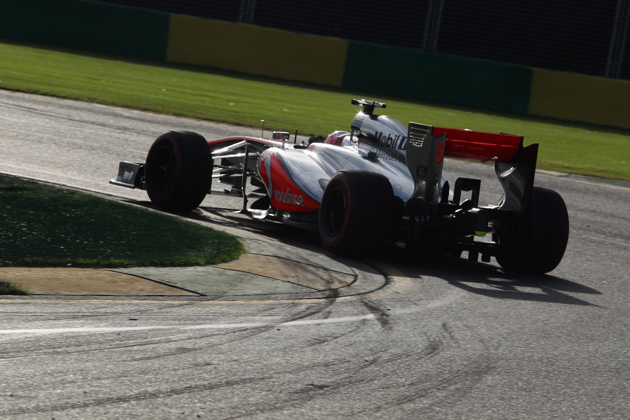 15.03.2013- Free Practice 2, Jenson Button (GBR) McLaren Mercedes MP4-28 