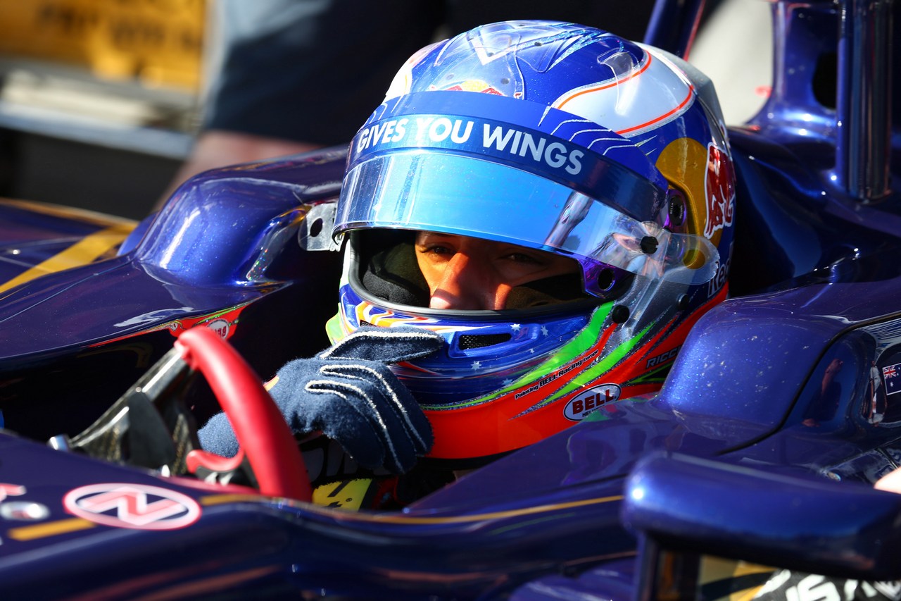 15.03.2013- Free Practice 2, Daniel Ricciardo (AUS) Scuderia Toro Rosso STR8 