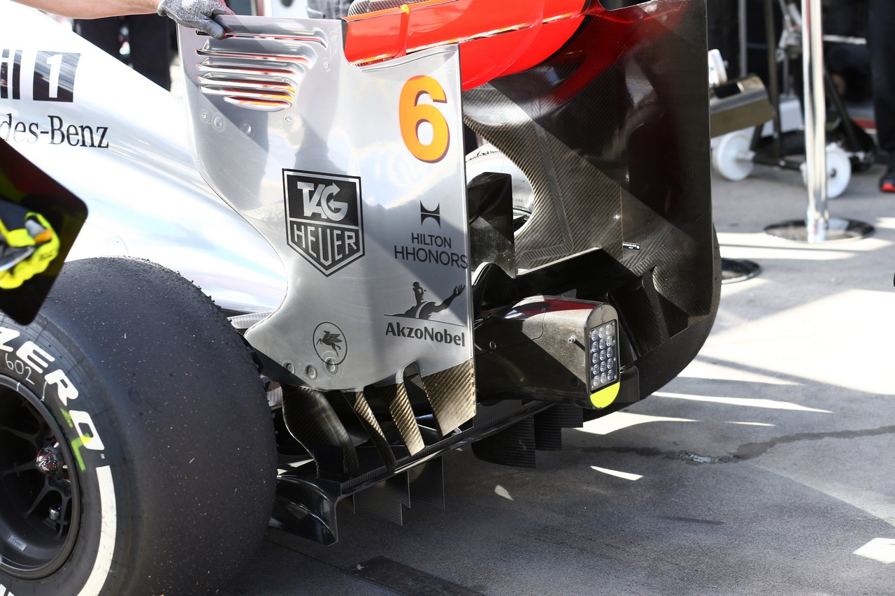15.03.2013- Free Practice 2, Sergio Perez (MEX) McLaren MP4-28 