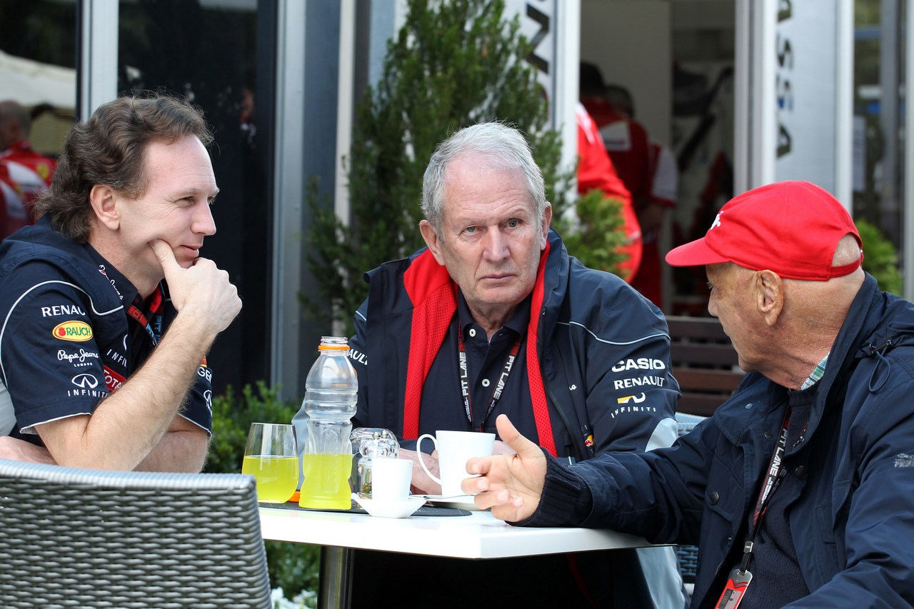 15.03.2013- Christian Horner (GBR), Red Bull Racing, Sporting Director and Helmut Marko (AUT), Red Bull Racing, Red Bull Advisor with Nikki Lauda (AU), Mercedes 