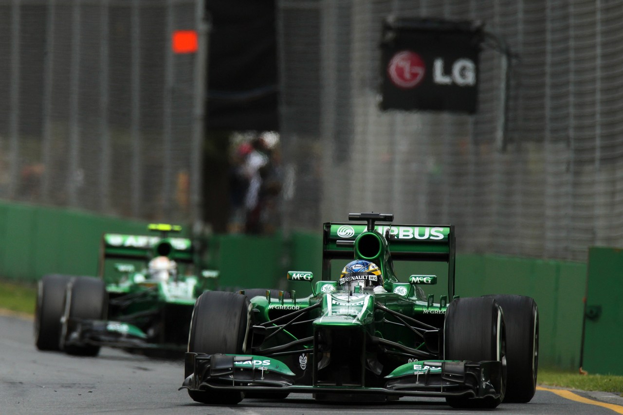 17.03.2013- Race, Charles Pic (FRA) Caterham F1 Team CT03 leads Giedo Van der Garde (NED), Caterham F1 Team CT03 