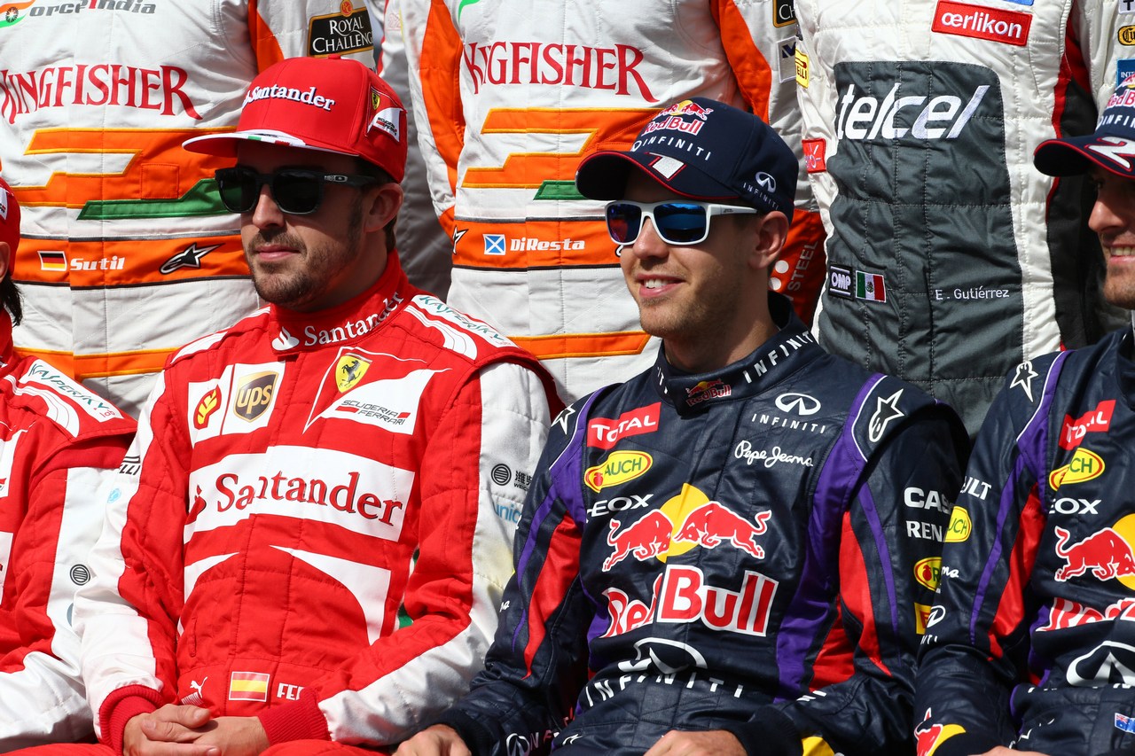 17.03.2013- Fernando Alonso (ESP) Scuderia Ferrari F138 and Sebastian Vettel (GER) Red Bull Racing RB9 