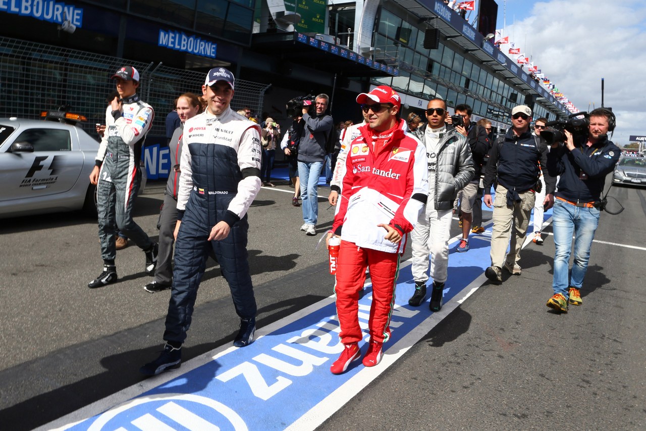 17.03.2013- Pastor Maldonado (VEN) Williams F1 Team FW35 and Felipe Massa (BRA) Scuderia Ferrari F138 