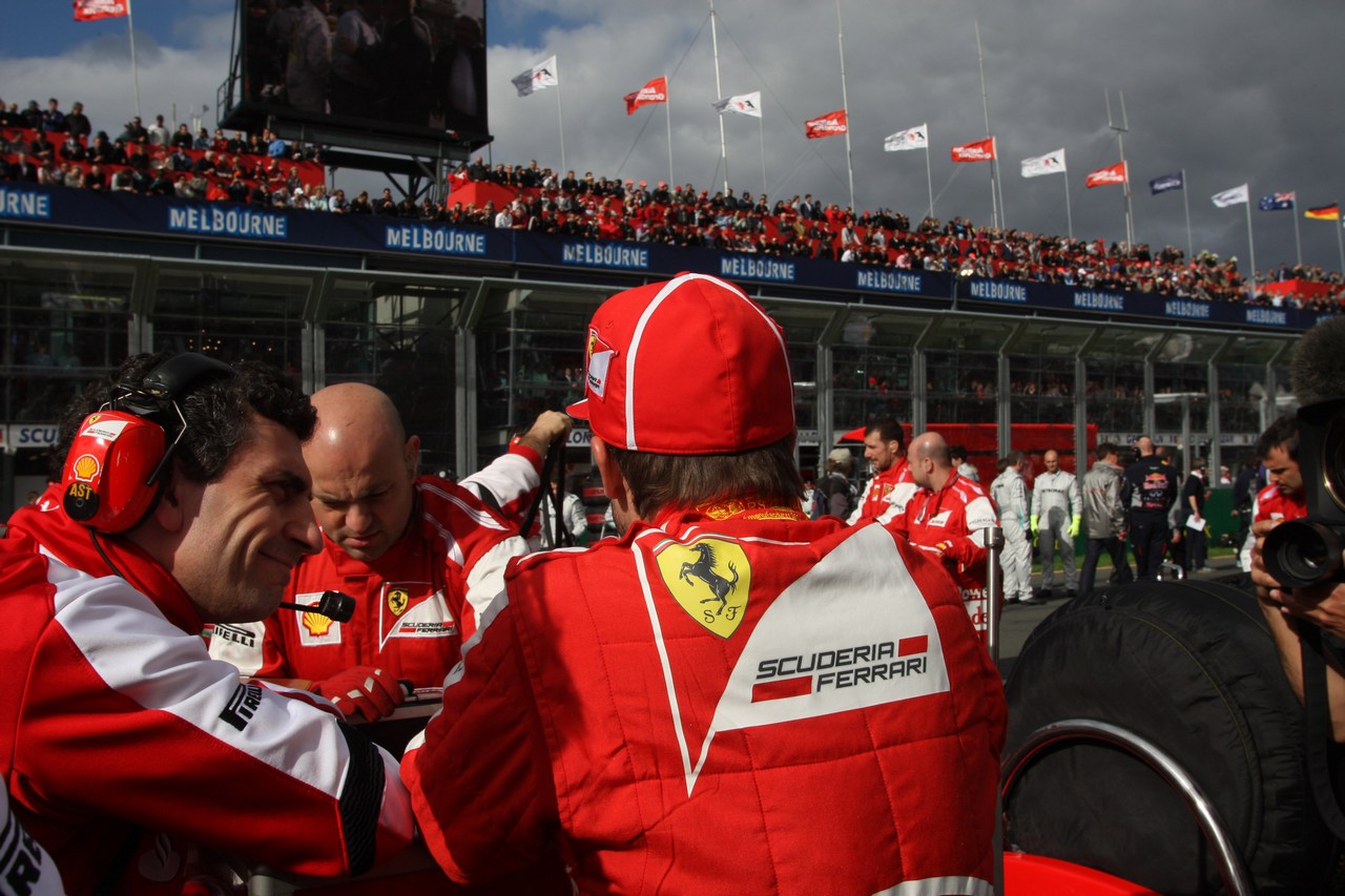 17.03.2013- Race, Fernando Alonso (ESP) Scuderia Ferrari F138 and Andrea Stella (ITA) Ferrari race Engineer