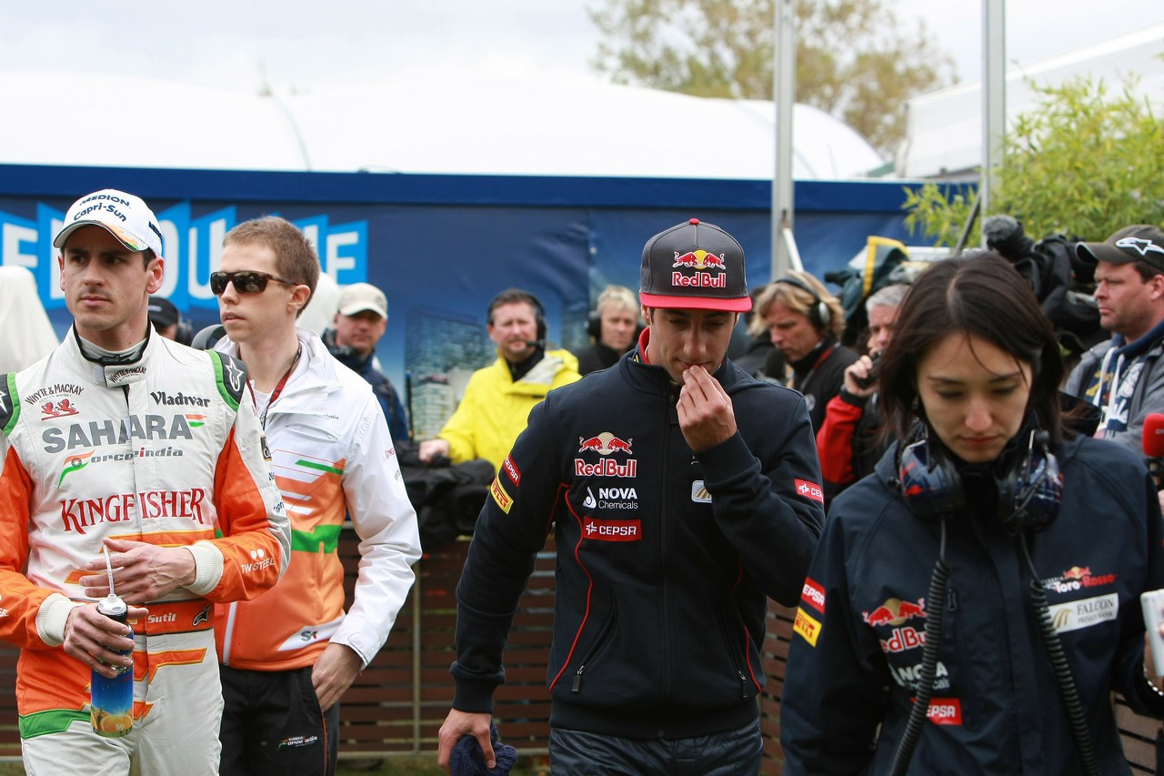 17.03.2013- Qualifying, Adrian Sutil (GER), Sahara Force India F1 Team VJM06 and Daniel Ricciardo (AUS) Scuderia Toro Rosso STR8 