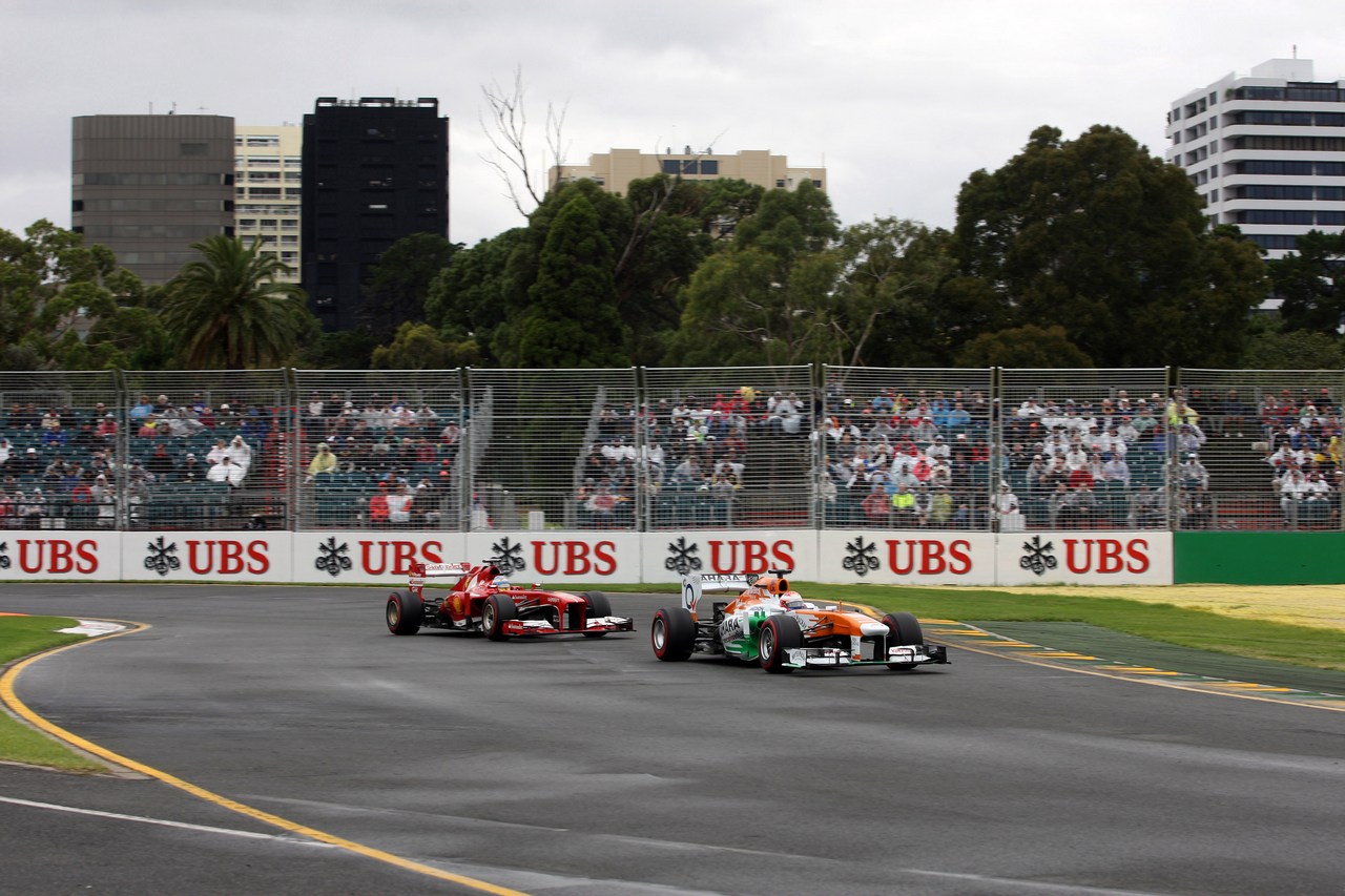 17.03.2013- Qualifying, Paul di Resta (GBR) Sahara Force India F1 Team VJM06 leads Fernando Alonso (ESP) Scuderia Ferrari F138  