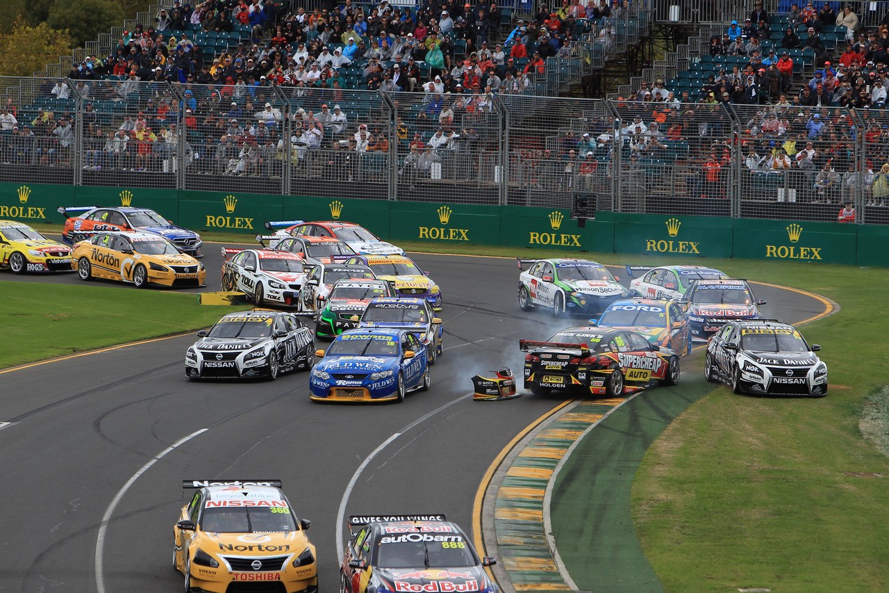 17.03.2013- Race V8 Supercars, Start of the race 