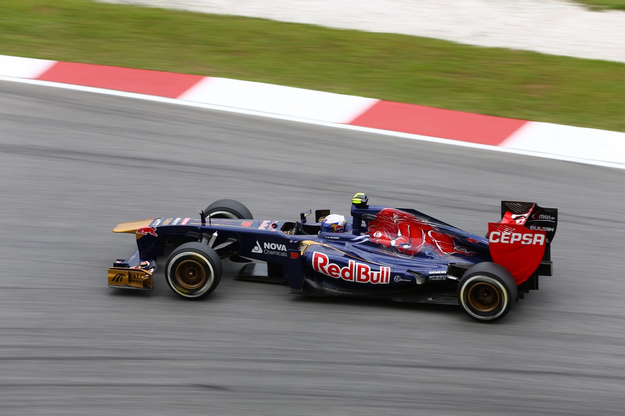 22.03.2013 - free practice 2, Daniel Ricciardo (AUS) Scuderia Toro Rosso STR8