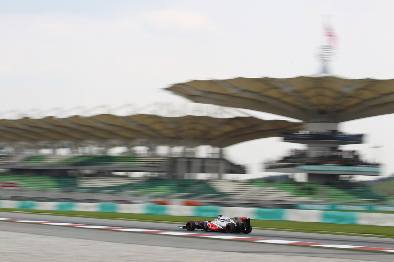 22.03.2013 - free practice 2, Jenson Button (GBR) McLaren Mercedes MP4-28