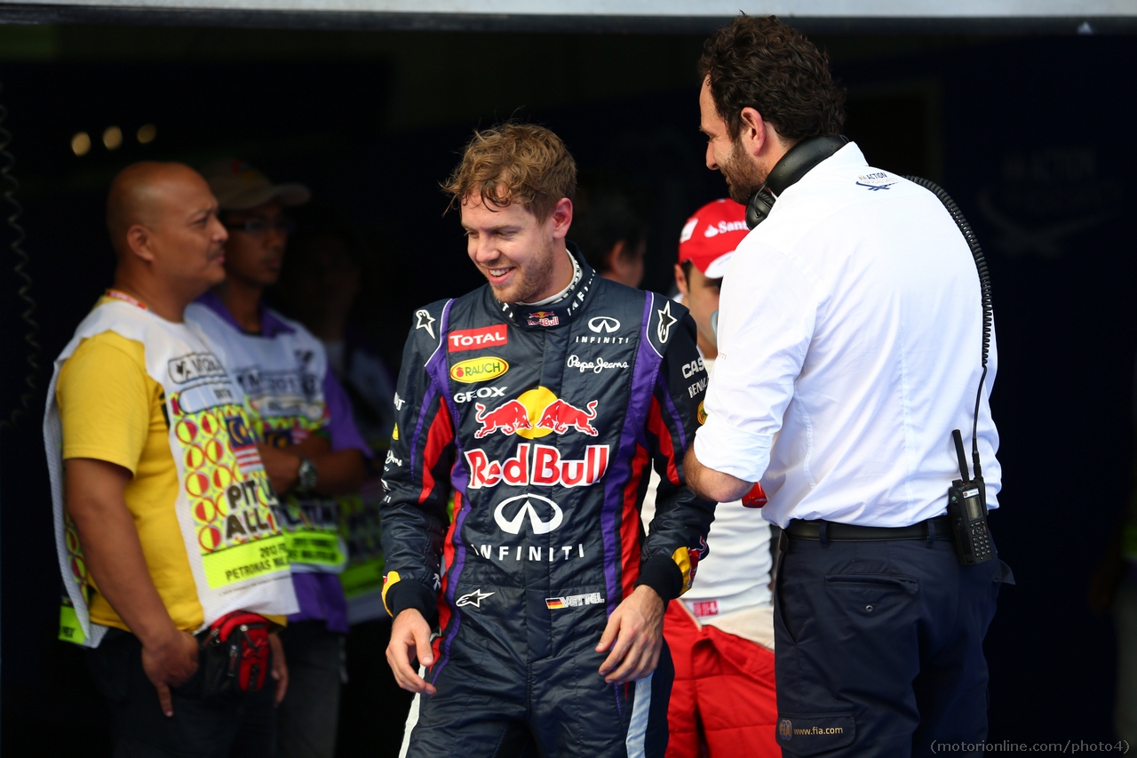 23.03.2013 - Qualifying, Sebastian Vettel (GER) Red Bull Racing RB9 is celebrating the Pole Position