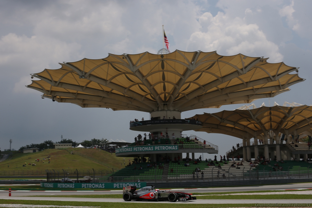 23.03.2013 - Free practice 3, Jenson Button (GBR) McLaren Mercedes MP4-28