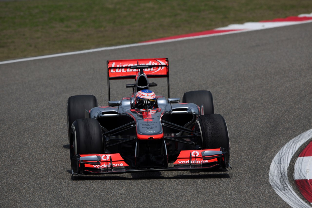 12.04.2013- Free Practice 1, Jenson Button (GBR) McLaren Mercedes MP4-28 