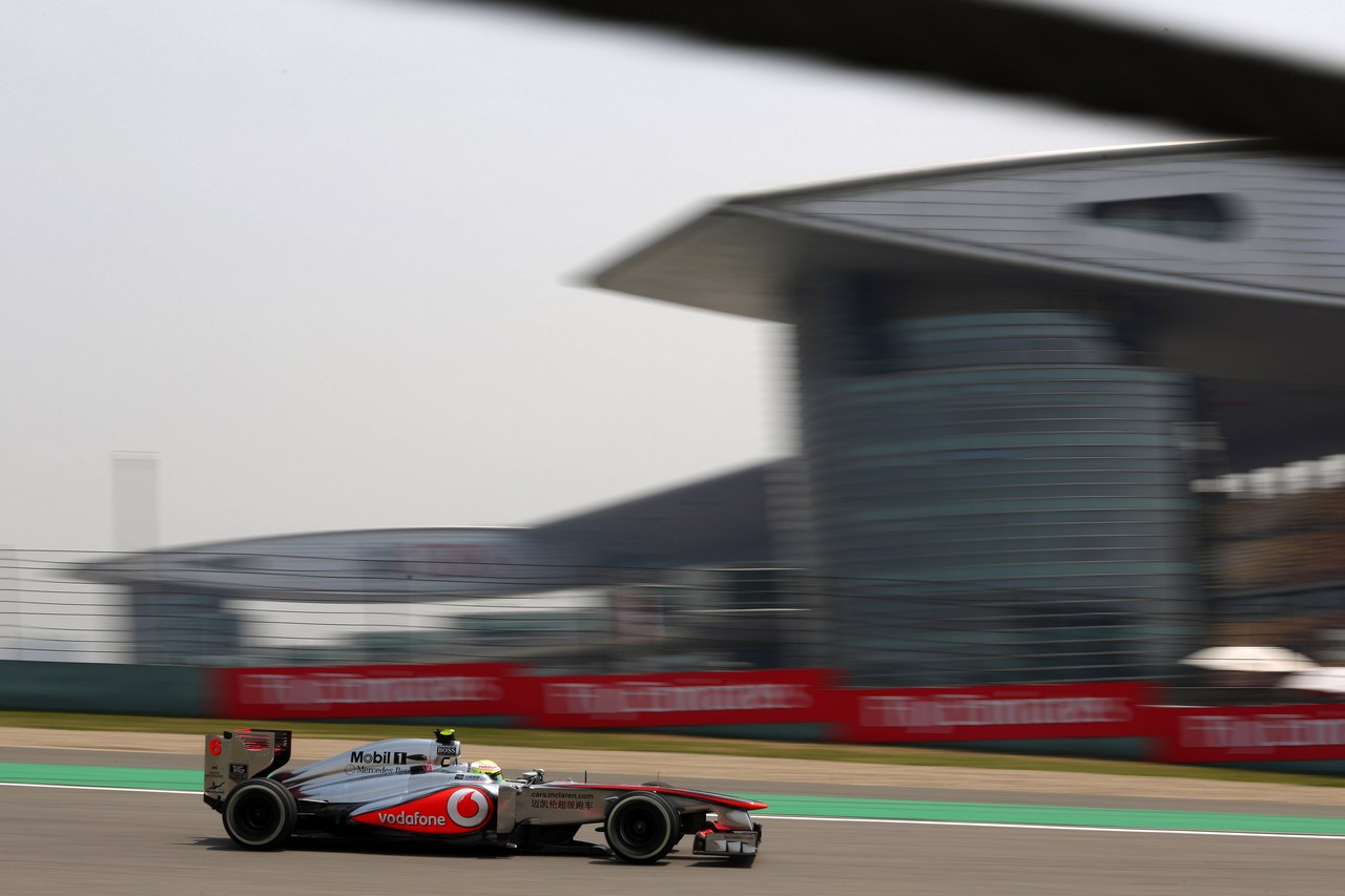 12.04.2013- Free Practice 1, Sergio Perez (MEX) McLaren MP4-28 