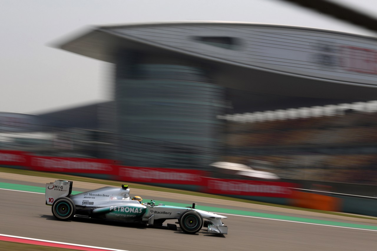 12.04.2013- Free Practice 1, Lewis Hamilton (GBR) Mercedes AMG F1 W04 