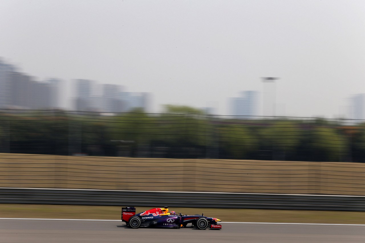 12.04.2013- Free Practice 1, Sebastian Vettel (GER) Red Bull Racing RB9 