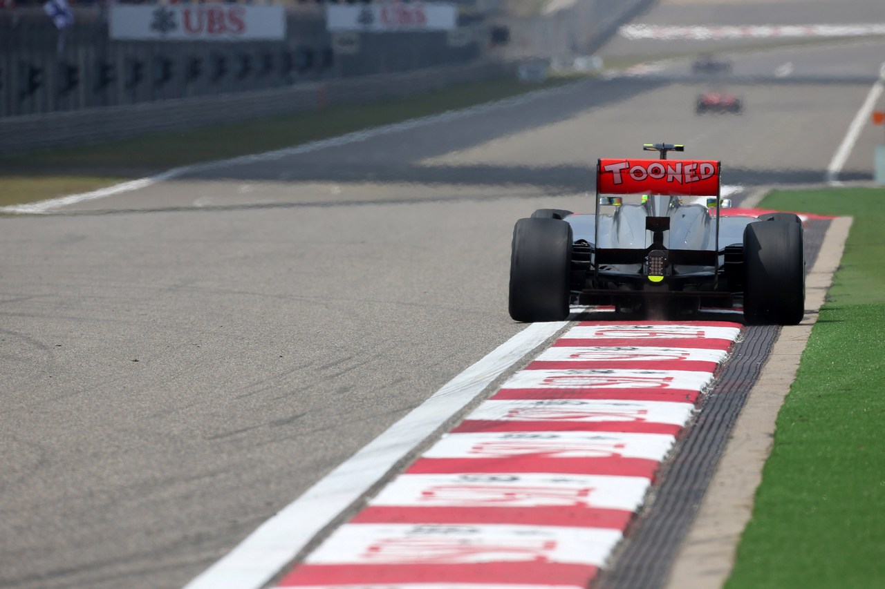 12.04.2013- Free Practice 1, Sergio Perez (MEX) McLaren MP4-28 