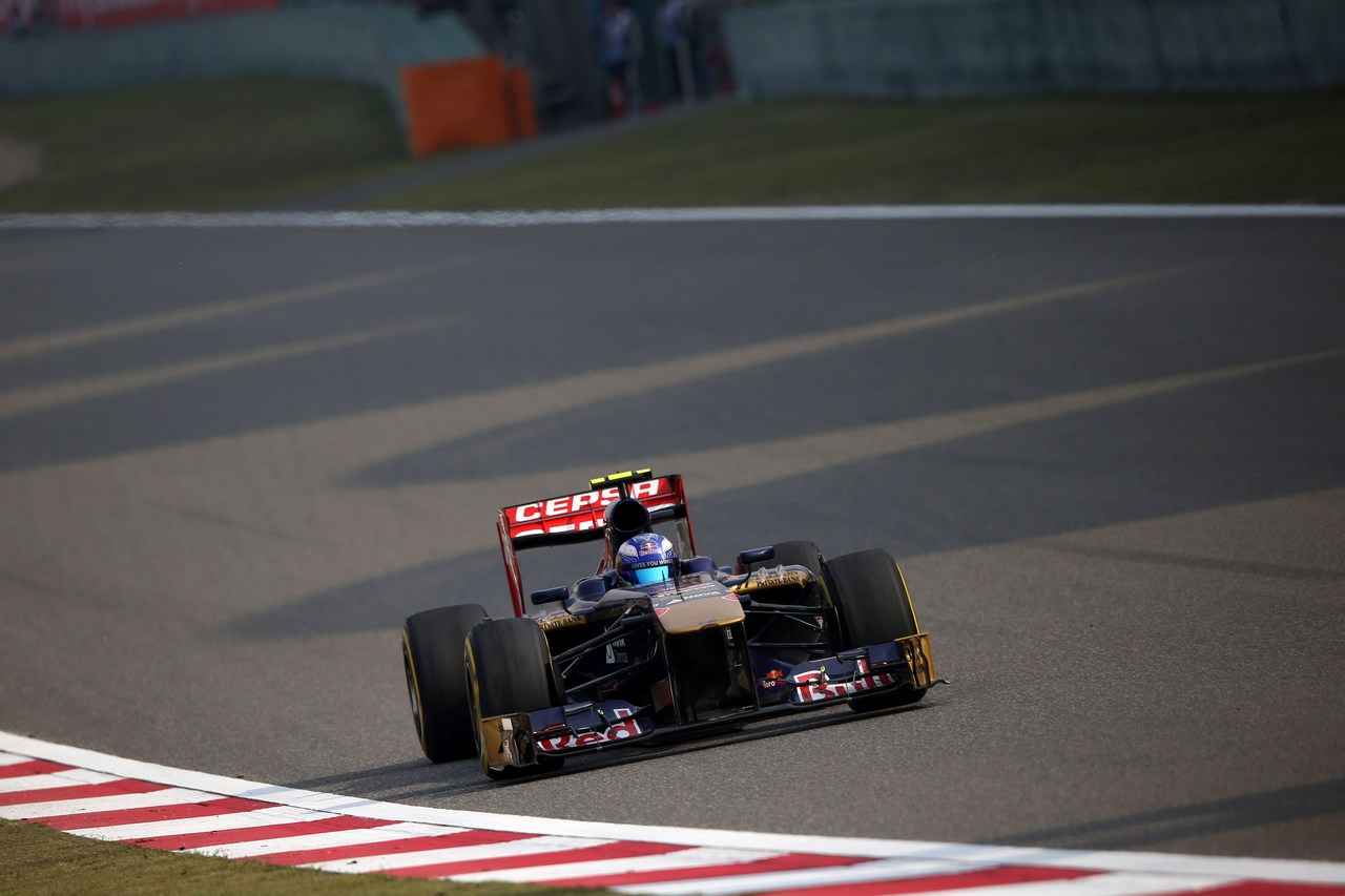 12.04.2013- Free Practice 2,Daniel Ricciardo (AUS) Scuderia Toro Rosso STR8 