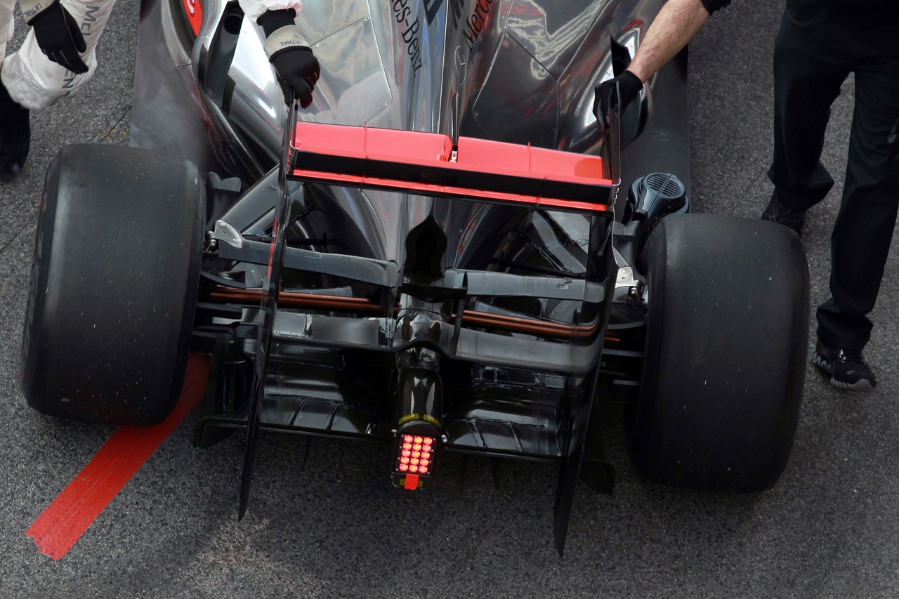 01.03.2012 Barcelona, Spain,
Jenson Button (GBR), McLaren Mercedes rear suspension and rear wing - Formula 1 Testing, day 1 - Formula 1 World Championship