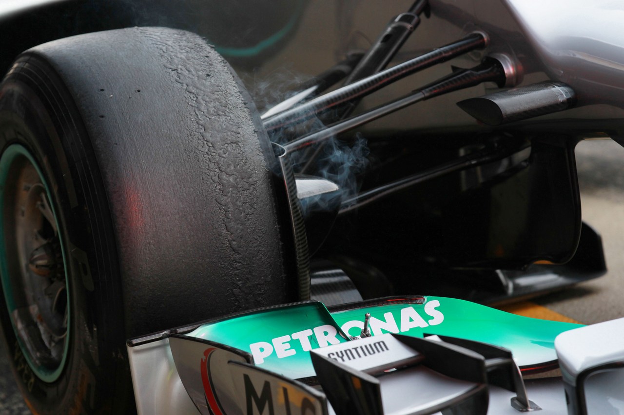 01.03.2012
Nico Rosberg (GER), Mercedes AMG Petronas smoking brakes 