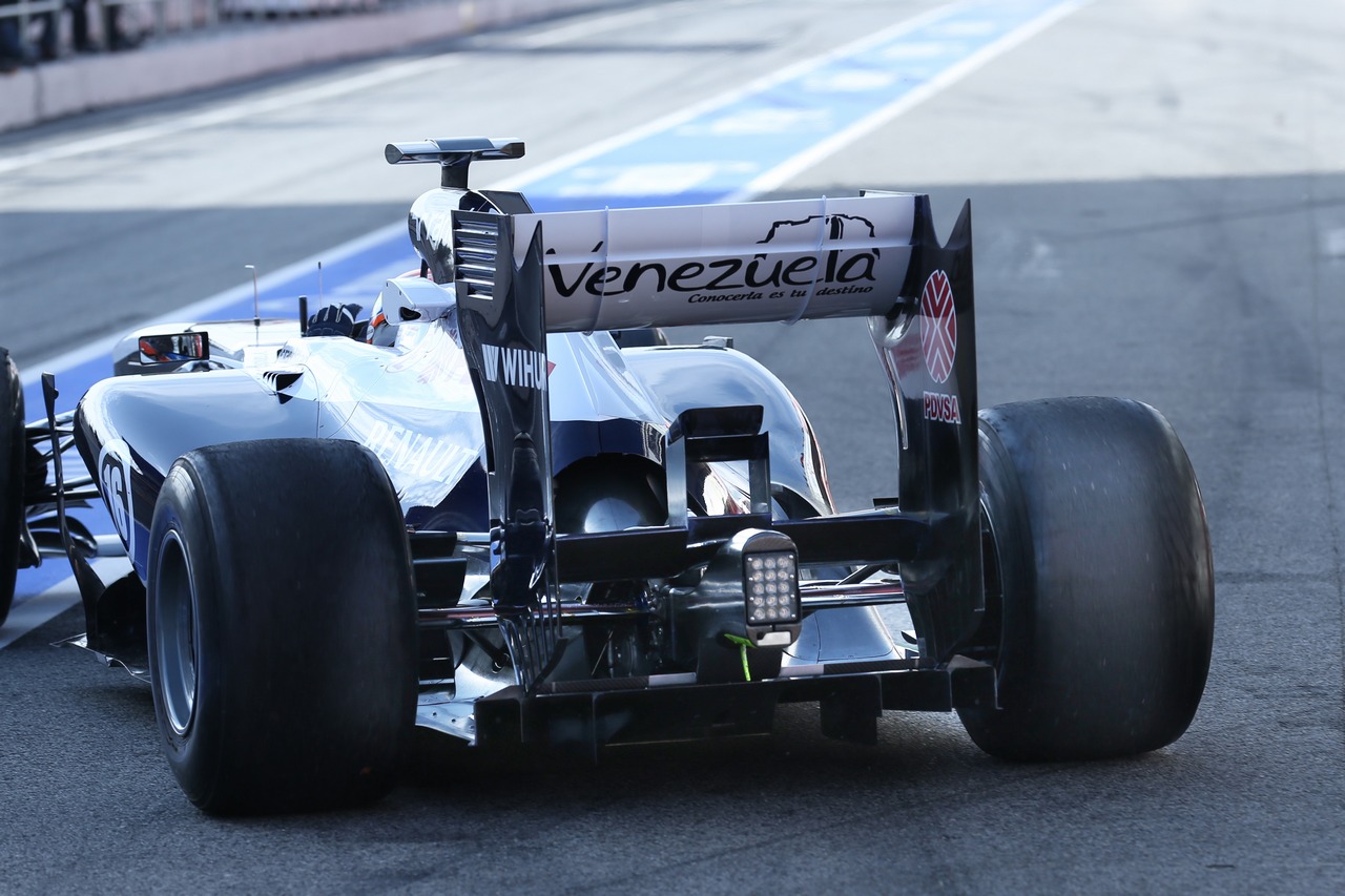 Williams FW35 rear diffuser and rear wing.
02.03.2013. 
