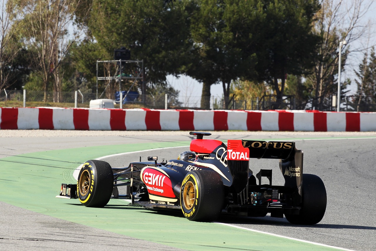 Davide Valsecchi (ITA) Lotus F1 E21 Third Driver stops on the circuit.
02.03.2013. 